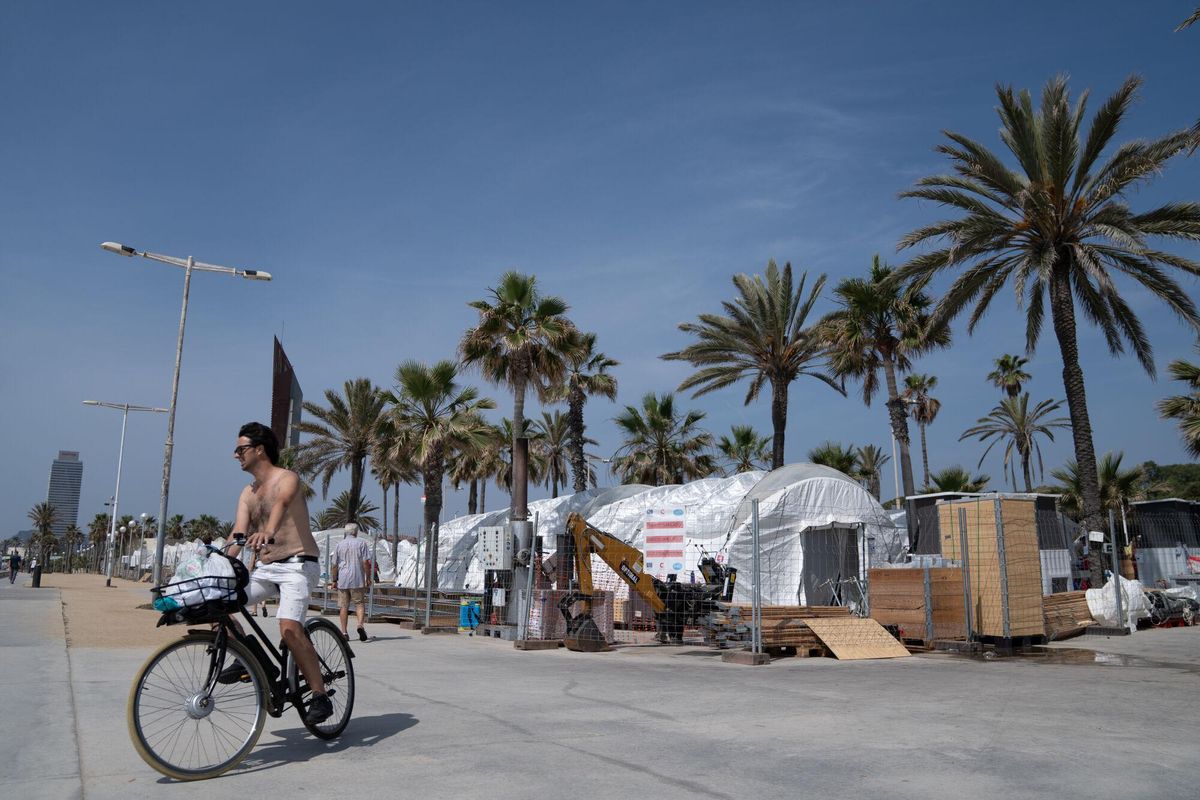 Simulacro de crisis humanitaria internacional con el equipo de emergencias español START, gestionado por la Agencia Española de Cooperación Internacional para el Desarrollo (AECID), a 12 de junio de 2025, en Barcelona, Catalunya (España). El START es uno de los proyectos más emblemáticos de la acción humanitaria española. Lanzado en 2016 por la Oficina de Acción Humanitaria de la AECID, el proyecto START (Spanish Technical Aid Response Team), conocido como los "Chalecos Rojos", permite que España cuente con un equipo sanitario de primer nivel listo para desplegarse en cualquier emergencia humanitaria en todo el mundo. 12 JUNIO 2025;SIMULACRO;CRISIS;EMERGENCIA David Zorrakino / Europa Press 12/06/2025. David Zorrakino