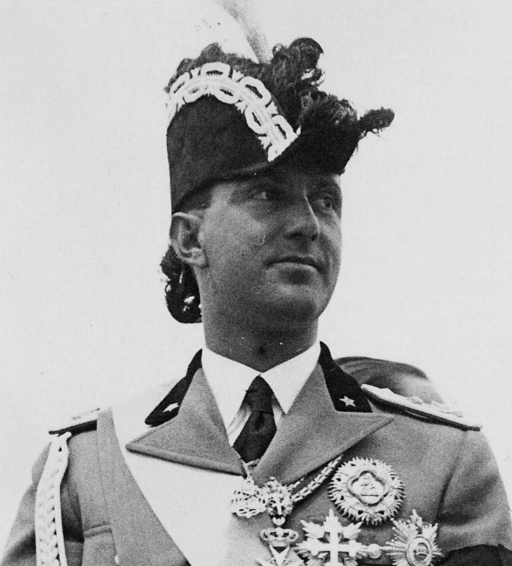 Rey Humberto II de Italia - Príncipe do Piamonte (1923)