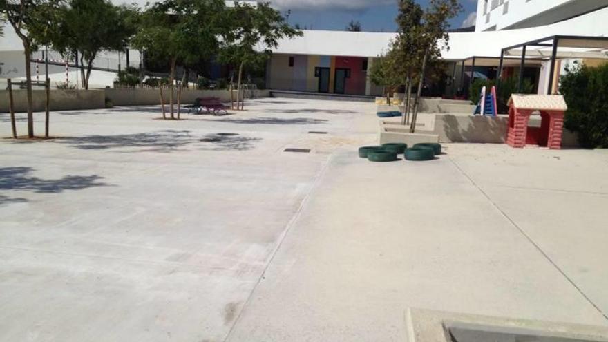 Imagen del patio del colegio, que fue hormigonado por el Ayuntamiento de Binissalem.