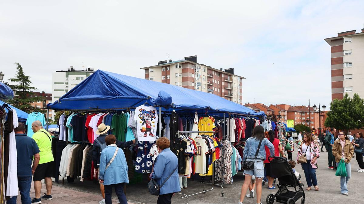 El mercadillo de La Corredoria.