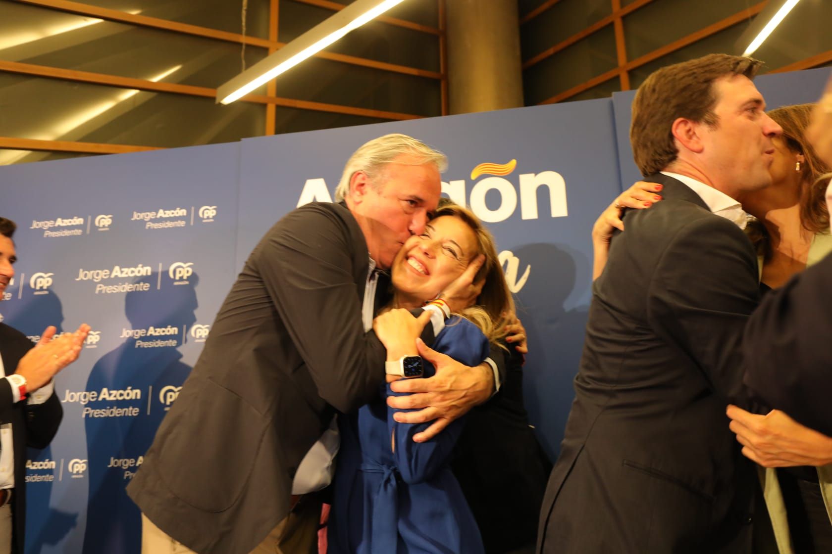 En imágenes | Así ha celebrado el PP su victoria en las elecciones municipales y autonómicas