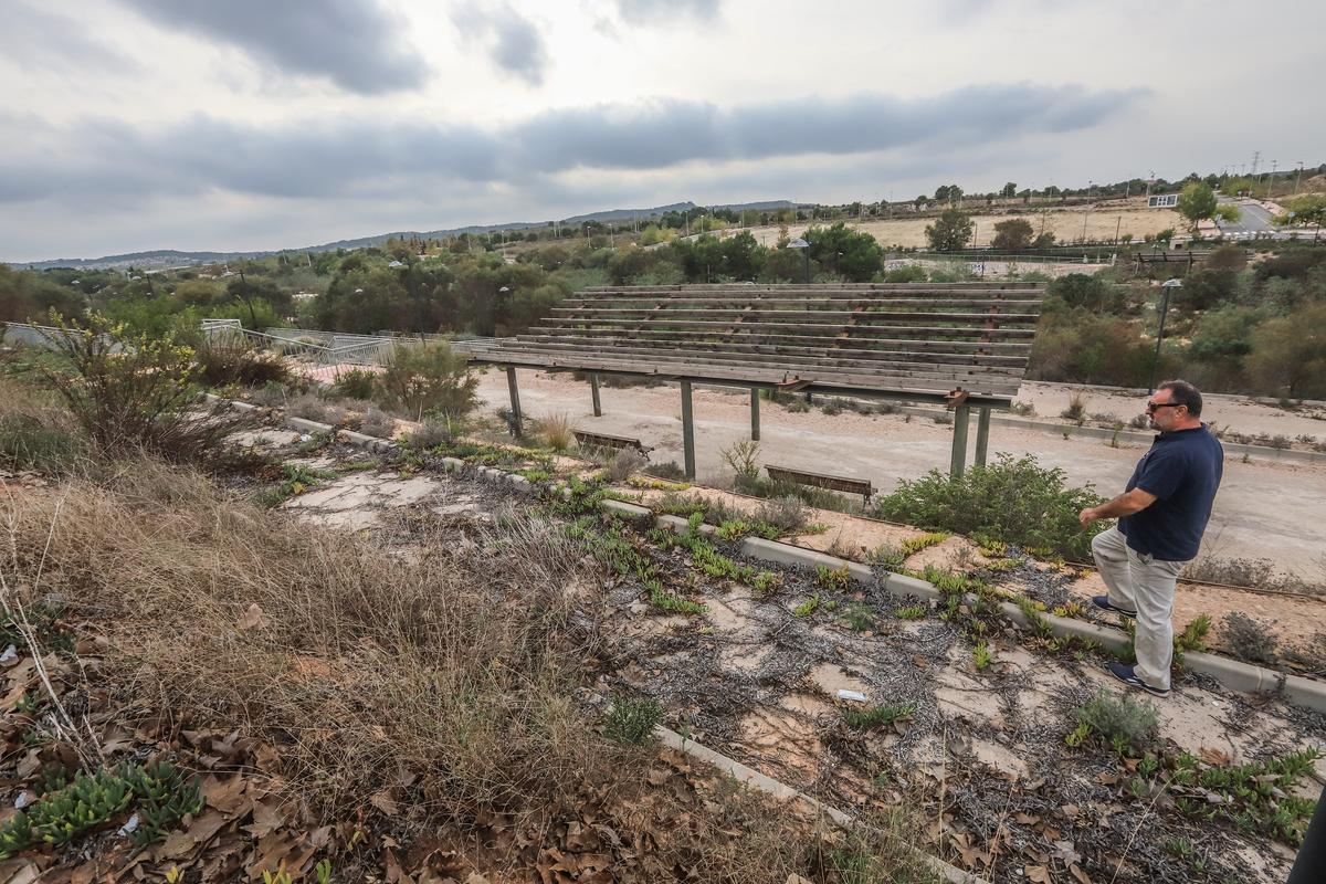 Zona verde abandonada en el plan urbanístico SUS-A en una imagen de este lunes