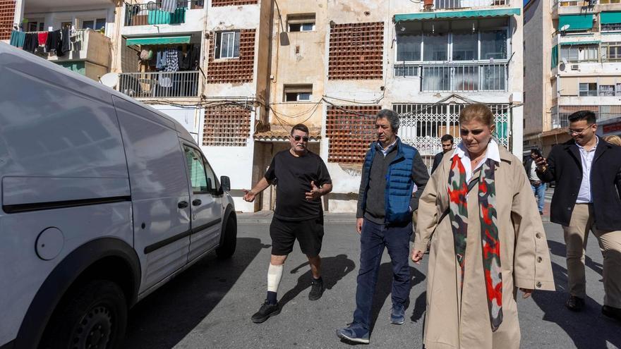 El Vicepresidente primero de la Generalitat y Conseller de Cultura y Deportes Vicente Barreda, ha visitado los Alicantinos barrios de Juan XXIII y Virgen del Remedio