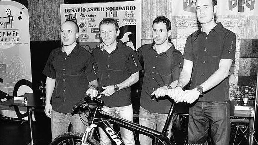 Lorenzo del Pozo, Lolo Bueno, Juan del Valle y Tino González, componentes del Desafío Astur Solidario.