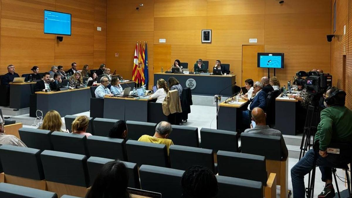 Sesión del Pleno del Ayuntamiento de L'Hospitalet de Llobregat.