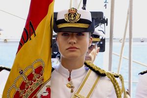 La princesa Leonor, abanderada en el acto de jura en el buque Elcano