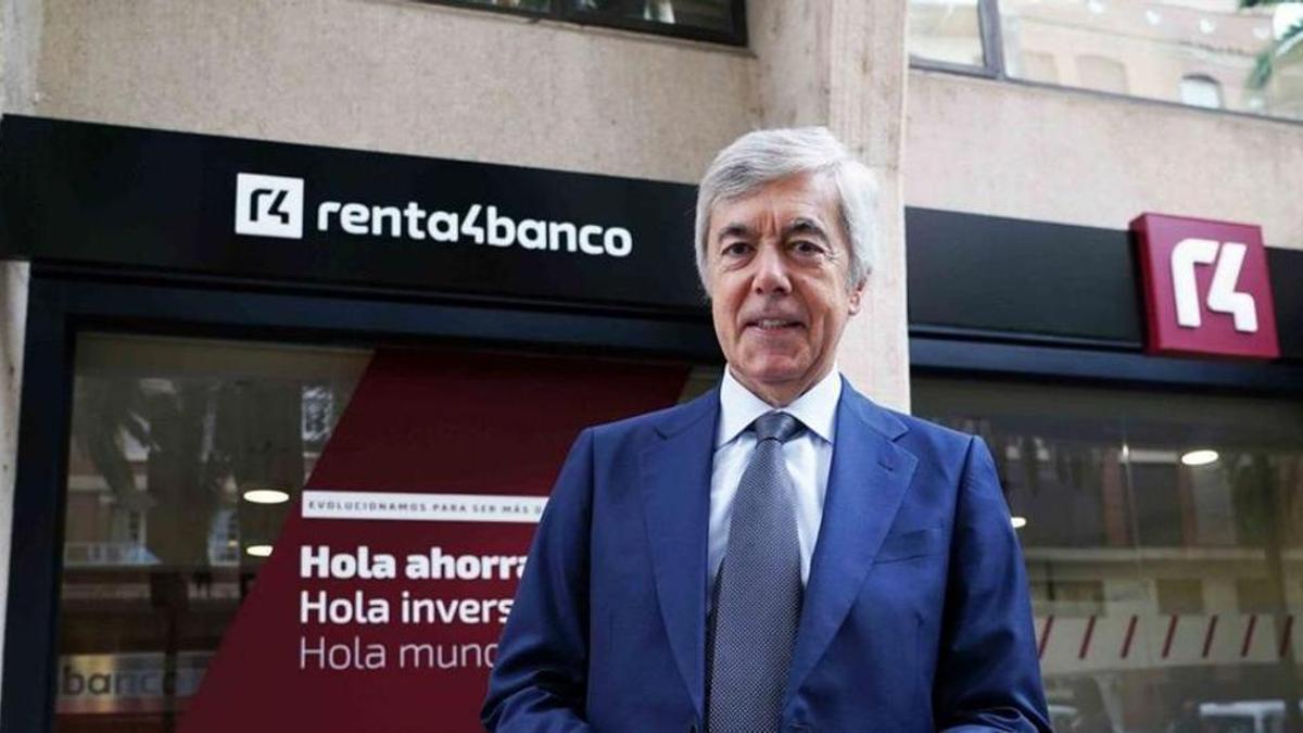 Juan Carlos Ureta, presidente de Renta 4, esta semana en la oficina de Málaga, situada en la Alameda de Colón.