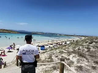 El Consell de Formentera pone en marcha un grupo de la Policía Local para luchar contra la venta ambulante