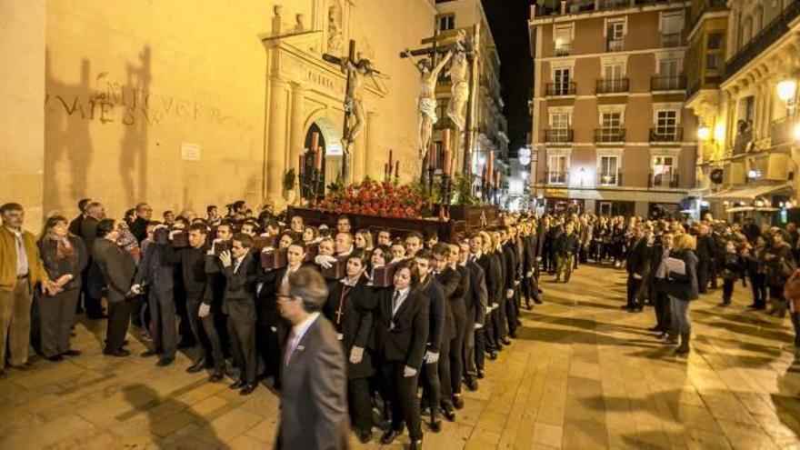 El pregón de la Junta Mayor y la tamborrada juvenil avanzan la Semana Santa