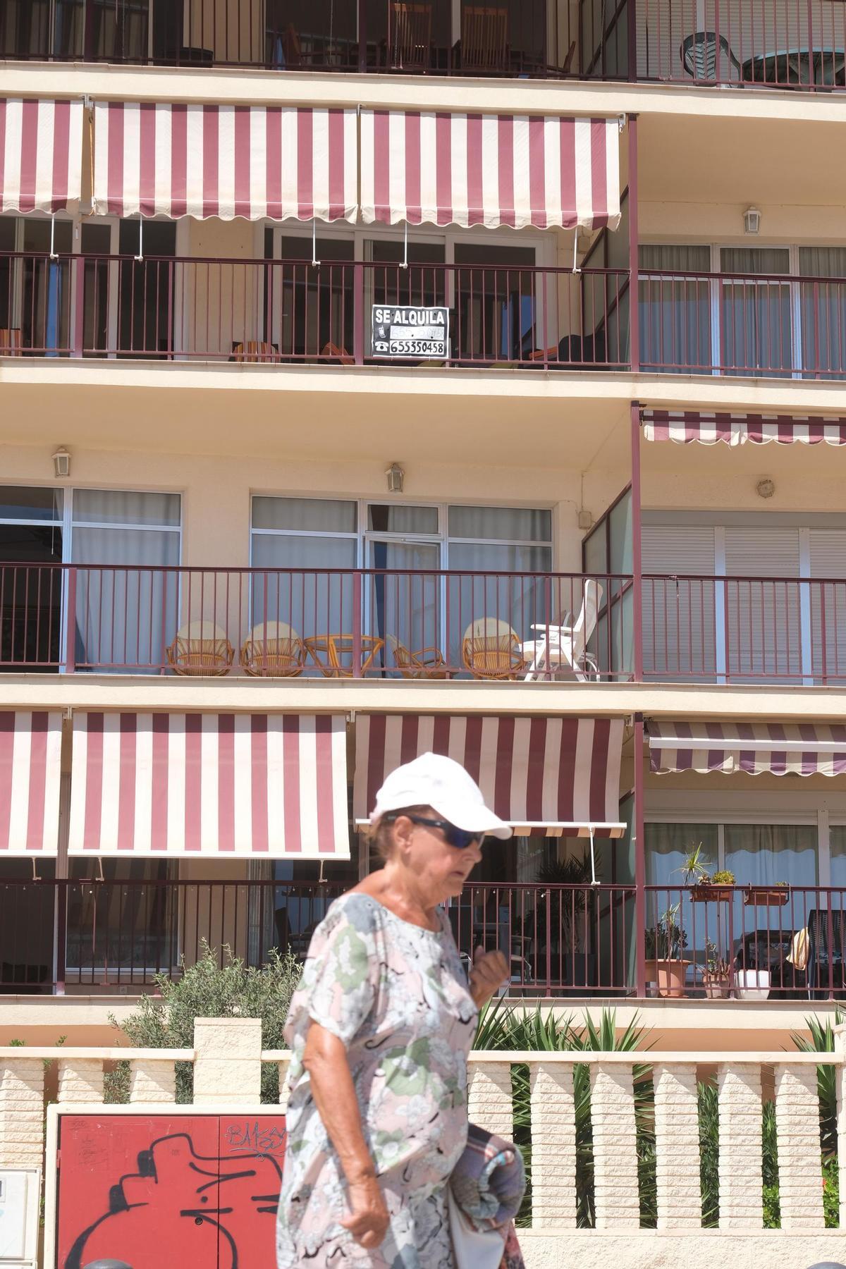 Apartamentos en alquiler en la Playa de San Juan en una imagen de archivo.