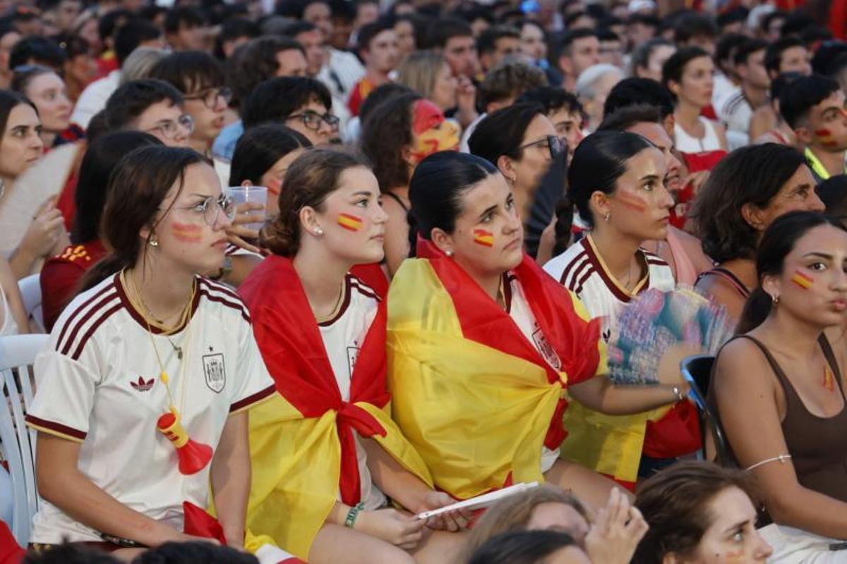 Los mejores momentos de la afición de España en Cartagena, en fotos