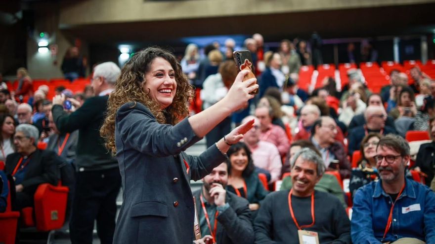 La viguesa Enma López, en la Asamblea de Madrid