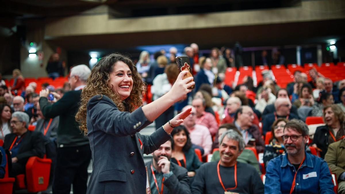 La viguesa Enma López, en la Asamblea de Madrid.