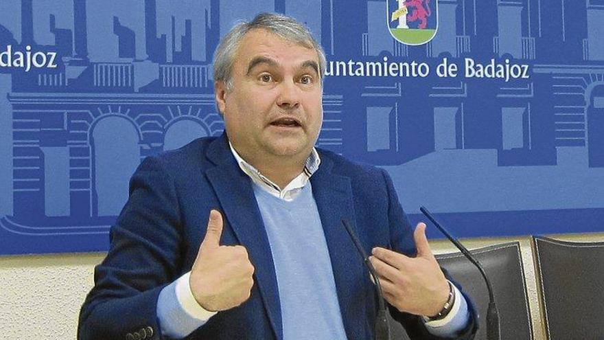 Fragoso propicia que la elección de los alcaldes pedáneos de Badajoz sea en comicios y por mayoría simple