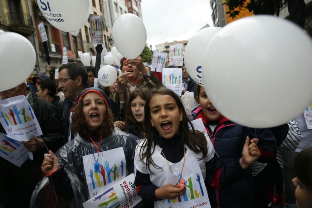 Manifestación por la enseñanza concertada