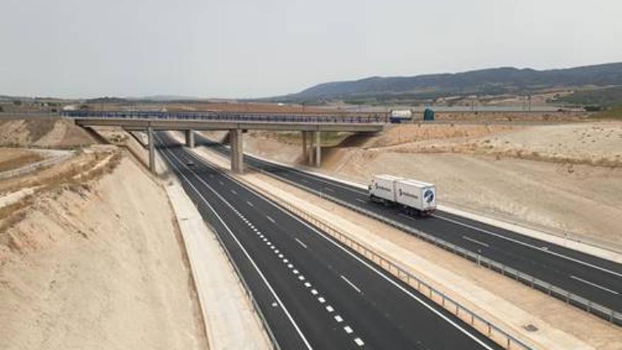 Transportes pone en servicio 5,5 nuevos kilómetros de la A-33 entre Caudete y el enlace con la A-31 en Villena