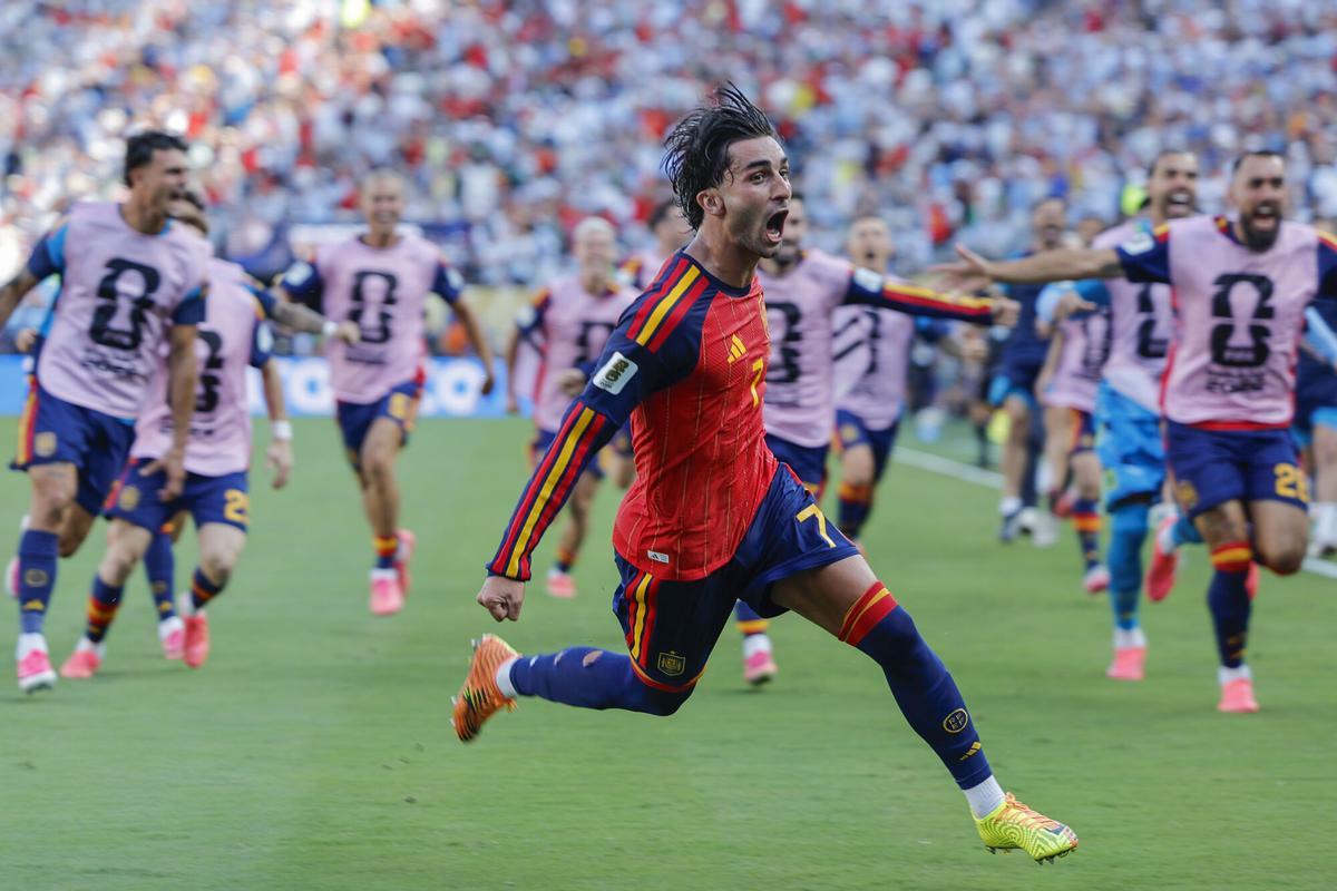 Ferrán Torres celebrando el gol de la victoria en la final del Mundial de la FIFA 2026 entre España y Argentina.