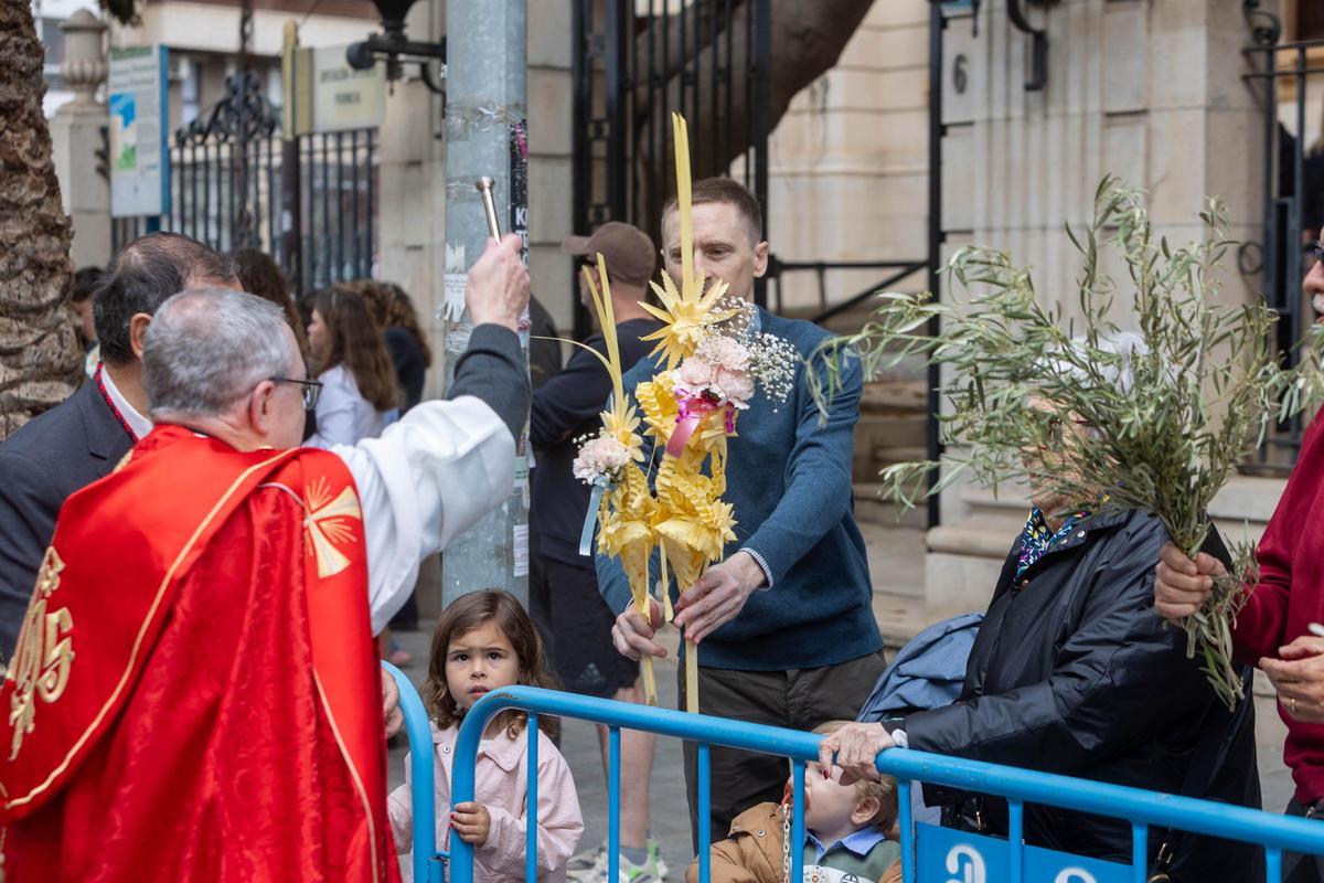 Mañana de procesiones del Domingo de Ramos en Alicante