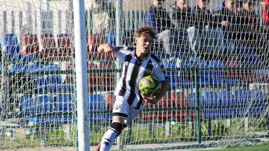 ¿Quién es Óscar Albiol? Uno de los tesoros de la cantera del CD Castellón debuta con 16 años en Segunda RFEF