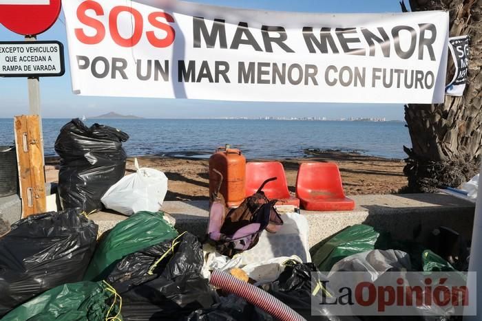 SOS Mar Menor retira dos toneladas de basura