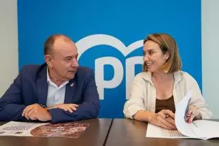 El PP se compromete con los cazadores hasta 2027 a derogar la ley de Bienestar animal