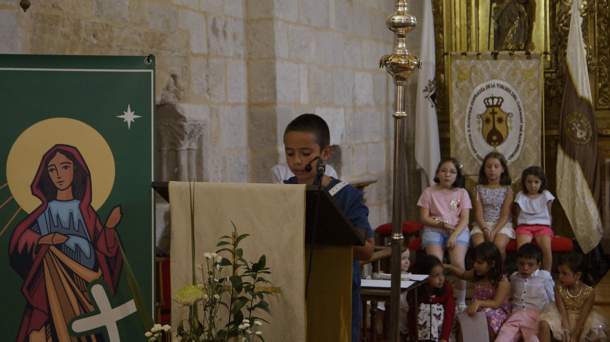 Procesión de los niños organizada por la Cofradía del Carmen de San Isidoro