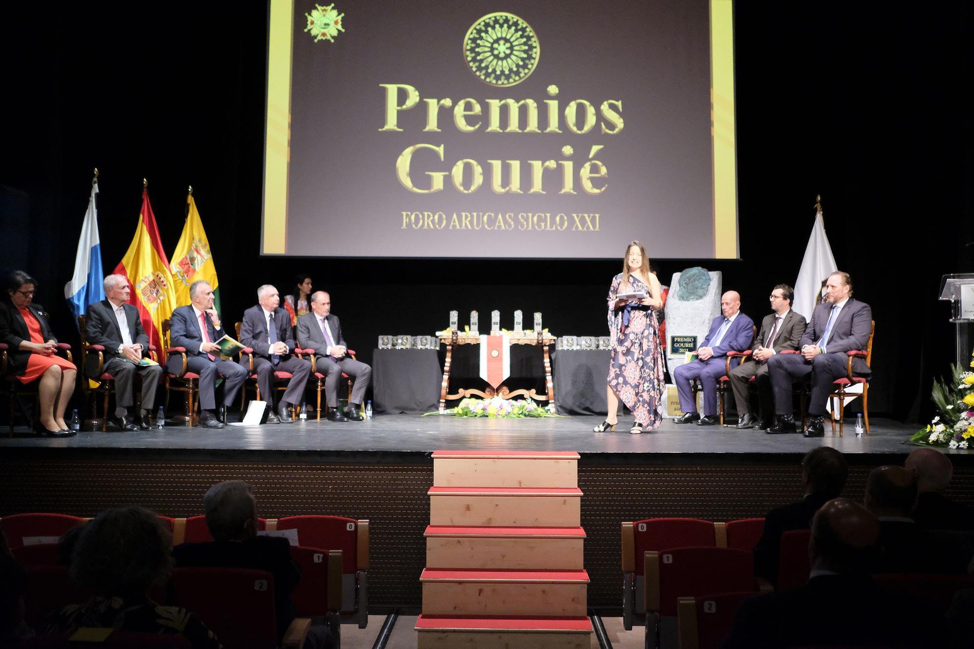 El presidente Torres recibe uno de los premios de Honor Gourié 2022