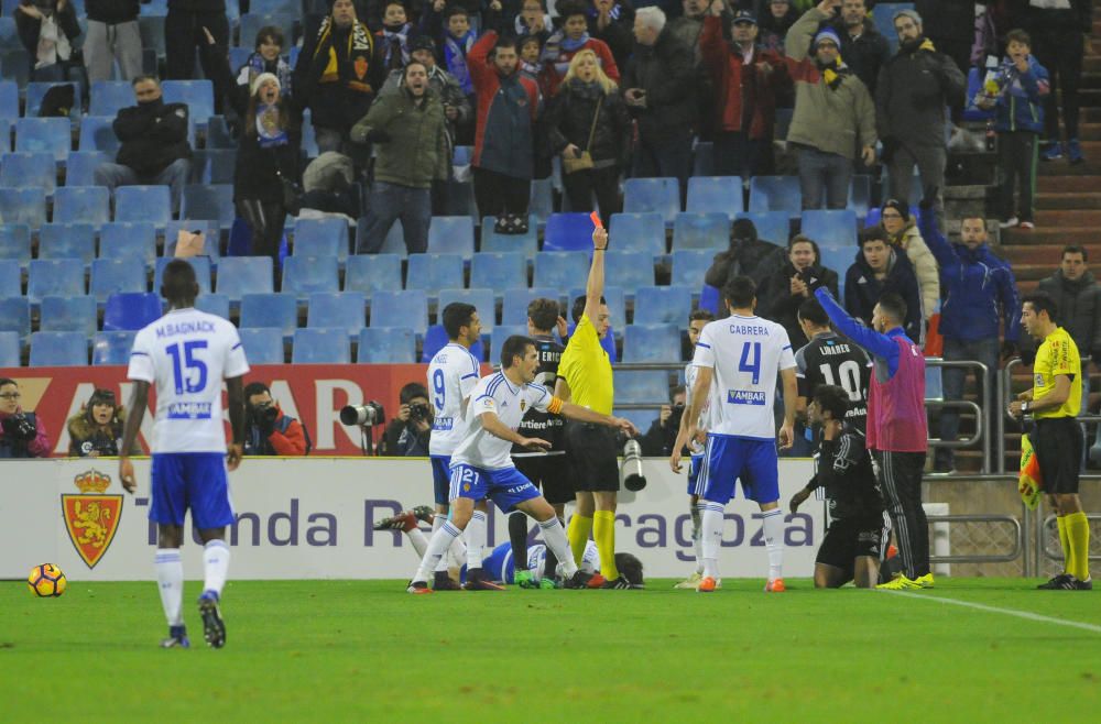 El partido entre el Zaragoza y el Real Oviedo, en imágenes