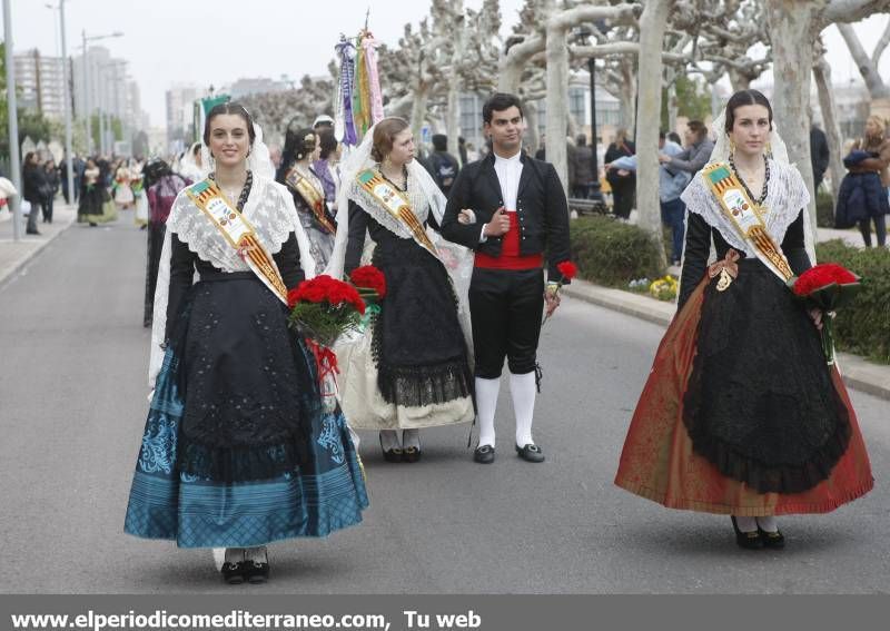 Galería de fotos --  La Ofrenda de Flores pudo con el frío y el viento