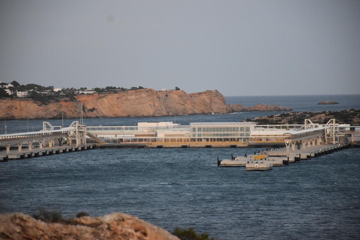 La nueva estación marítima sigue en obras.