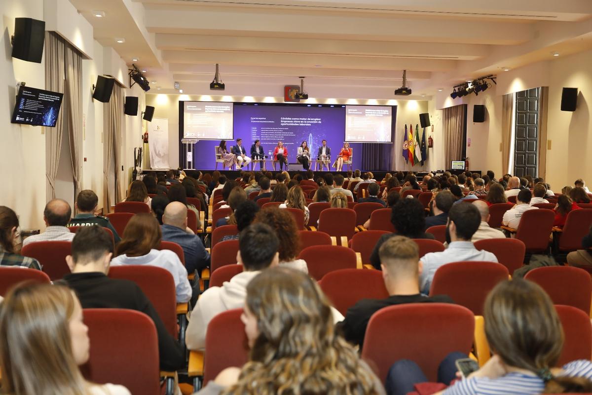 Una de las ponencias del Foro Empleate de la Diputación de Córdoba.