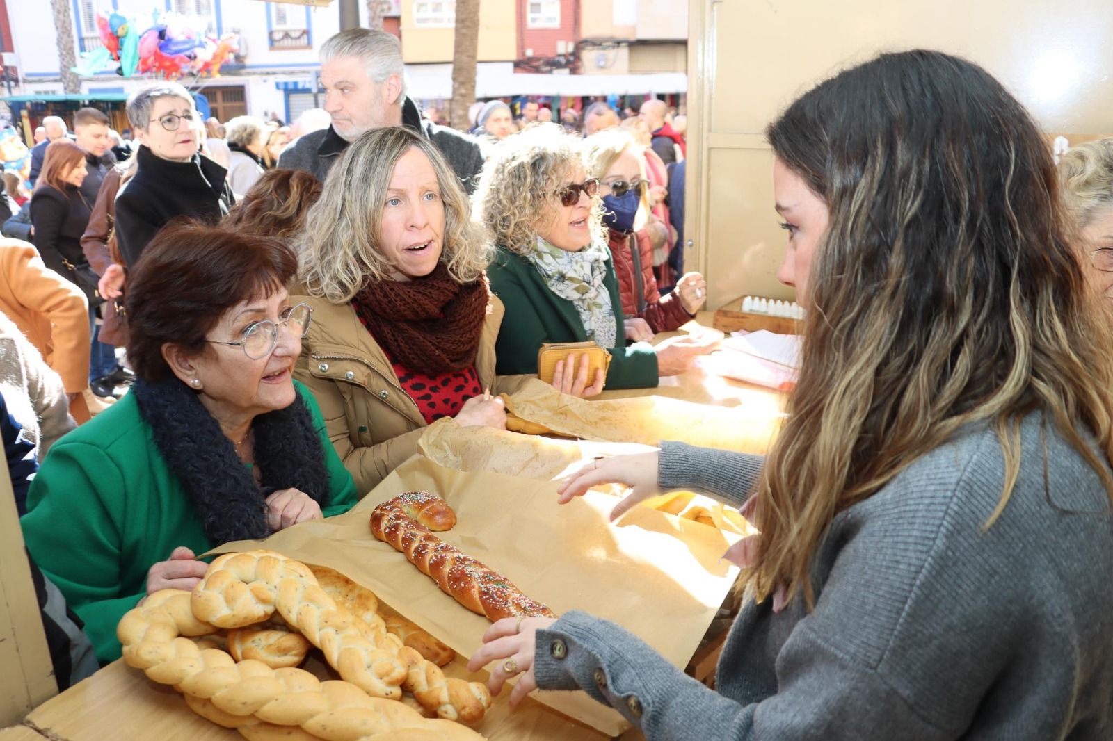 Torrent vive el Sant Blai más multitudinario