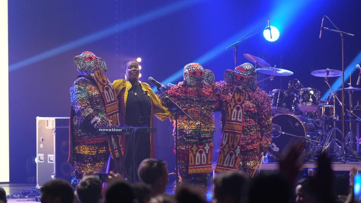Valerie Ekoume y su banda.