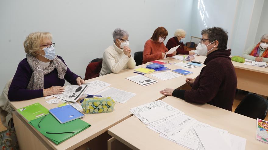 A la escuela pasados los 80 para aprender a leer