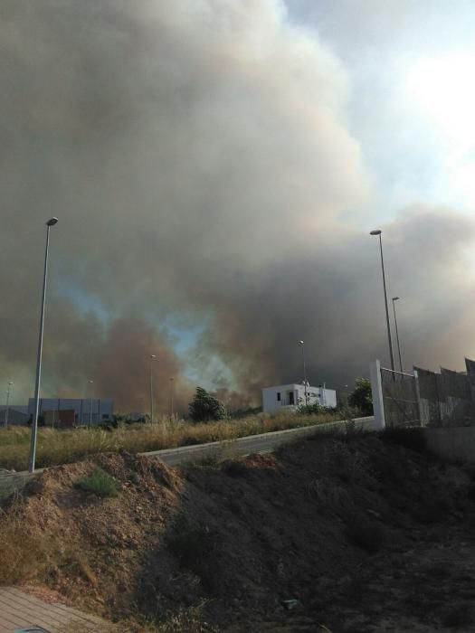 Un incendio amenaza la Calderona en Gátova