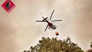 En directo: El incendio de Tàrbena quema 600 hectáreas y deja tres bomberos heridos