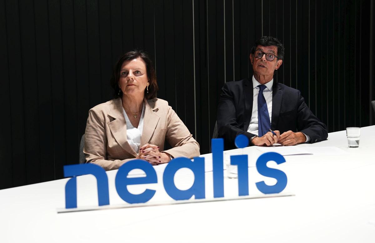 La consejera delega de Nealis, Myriam Gimeno, junto al presidente de la compañía, Enrique Gimeno.