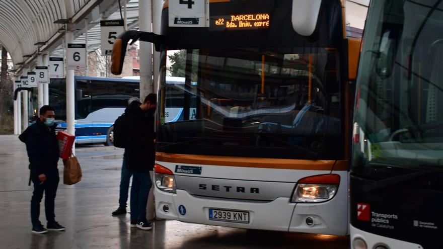 Monbus no cobrarà amb targeta els viatges a Barcelona fins a finals del ...