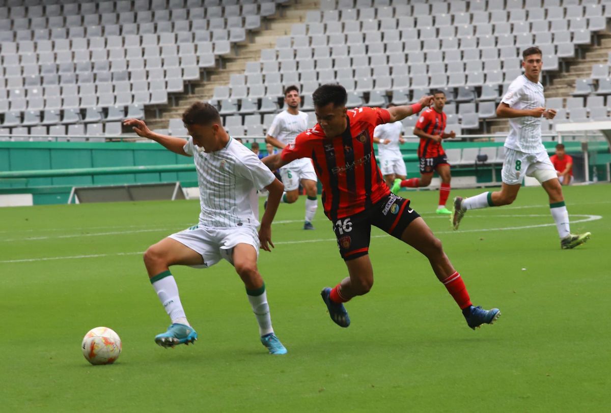El Córdoba CF B en la final contra el Puente Genil, en imágenes