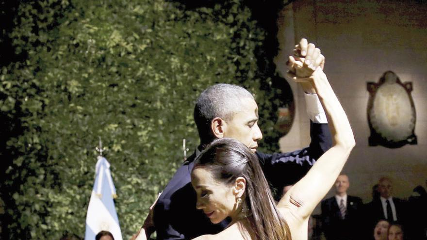 Barak Obama mostró sus dotes como bailarín durante la cena de gala celebrada en Buenos Aires.