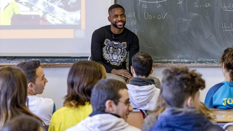 Bakambu enseña cómo se le gana al Valencia