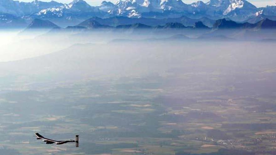 Vista aérea de un momento del vuelo del avión solar