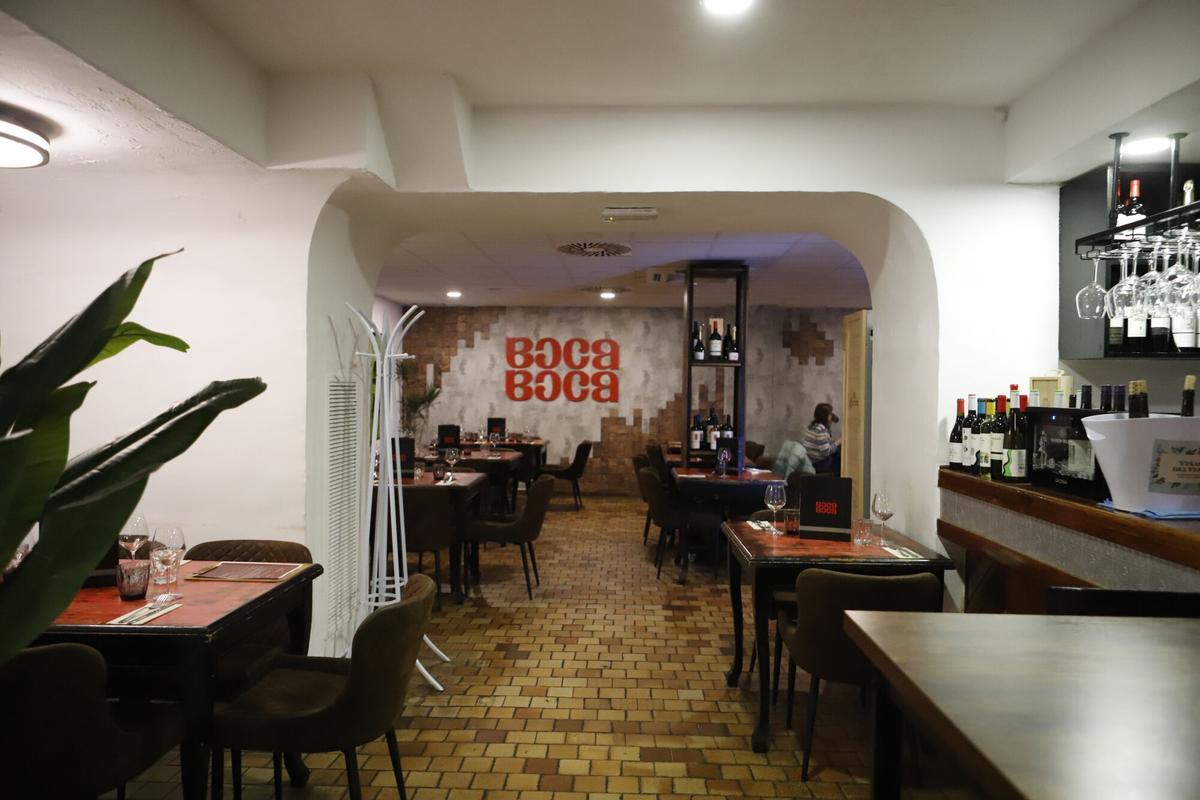 Interior del restaurante de la calle de La Paz 21 en Zaragoza, Boca Boca