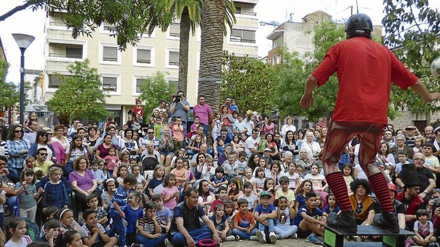 Destacan el alto nivel de los artistas del festival del circo de Navalmoral