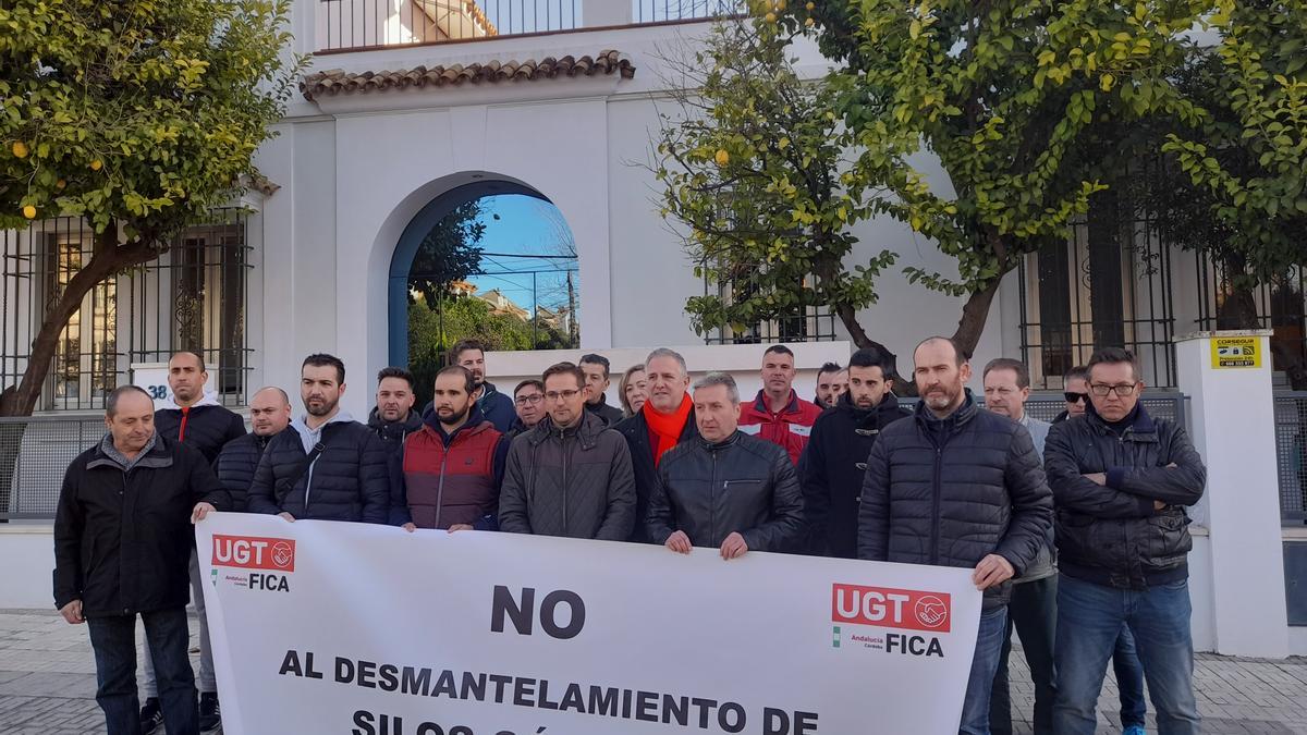 Imagen de archivo de una concentración de trabajadores de Silos Córdoba para pedir la venta de la empresa a a ITL.