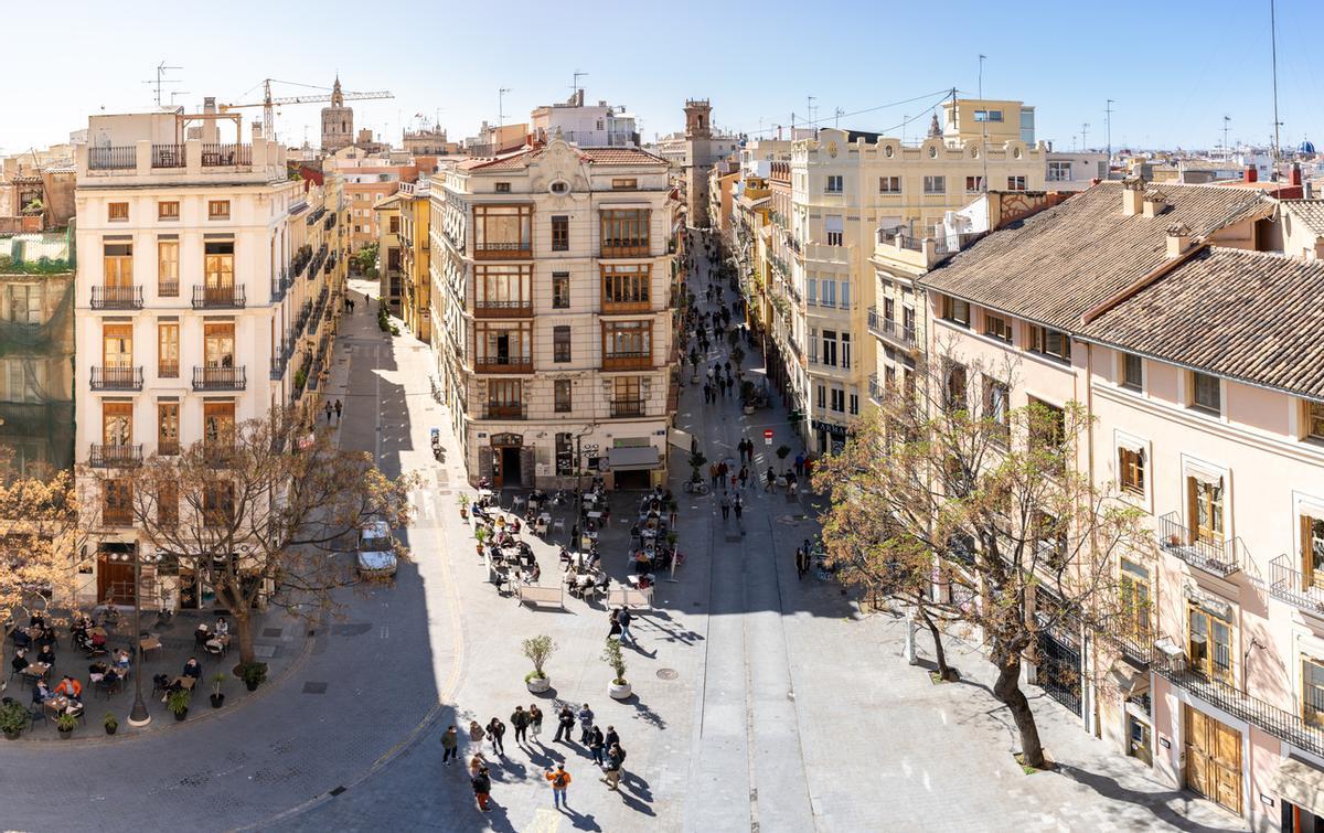 Una de las tantas plazas de Valencia.
