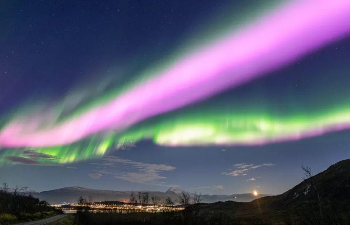 Auroras rosas extremadamente raras llenaron temporalmente los cielos de Noruega.