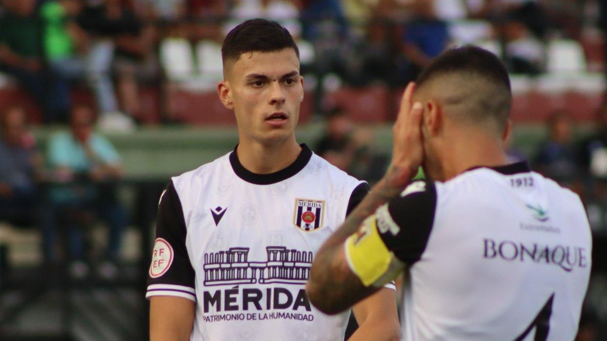 Luis Pareja.