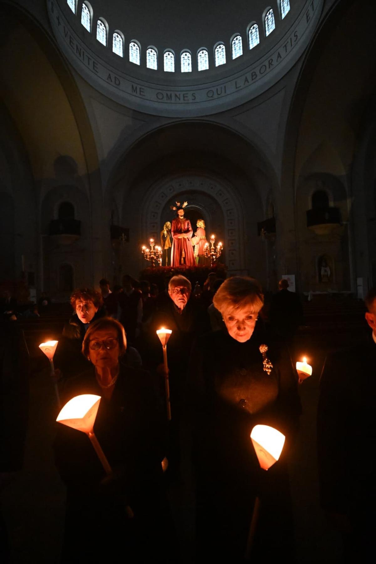 Así salen los pasos de Semana Santa este lunes en Elche