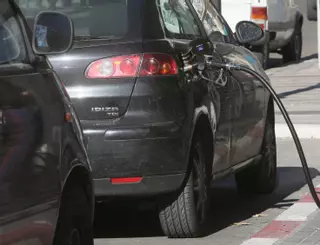 Elegir 'mal' la gasolinera puede costar hasta 79 céntimos por litro más en la Región